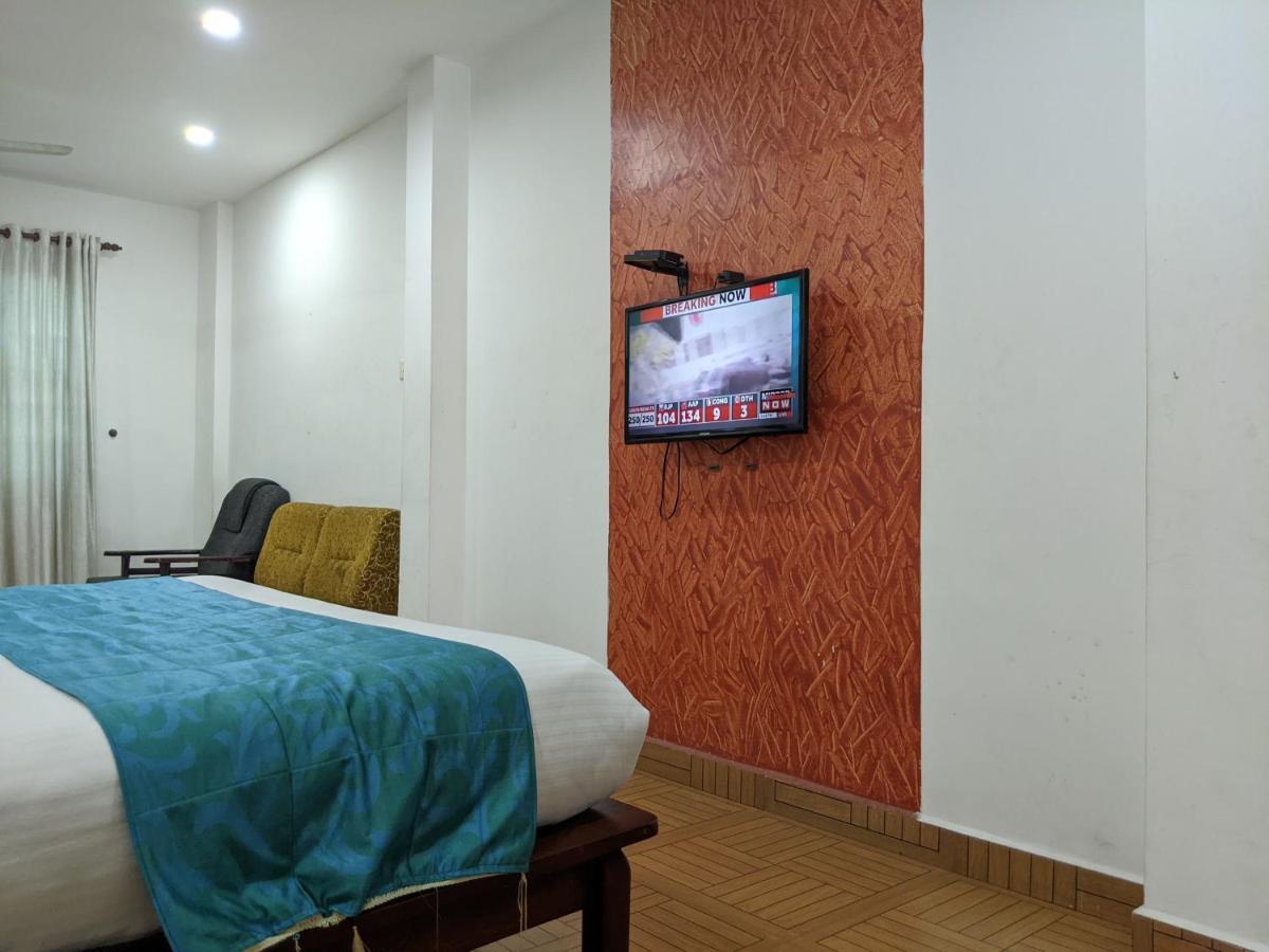 Malabar Plaza Inn Kochi Екстериор снимка