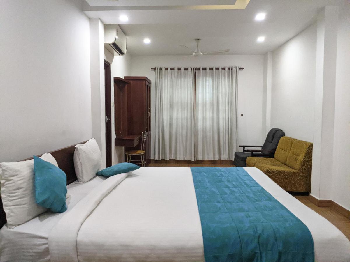 Malabar Plaza Inn Kochi Екстериор снимка